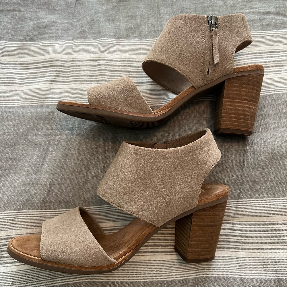 TOMS Majorca Women's Desert Taupe (Tan) Suede Sandal Size 9